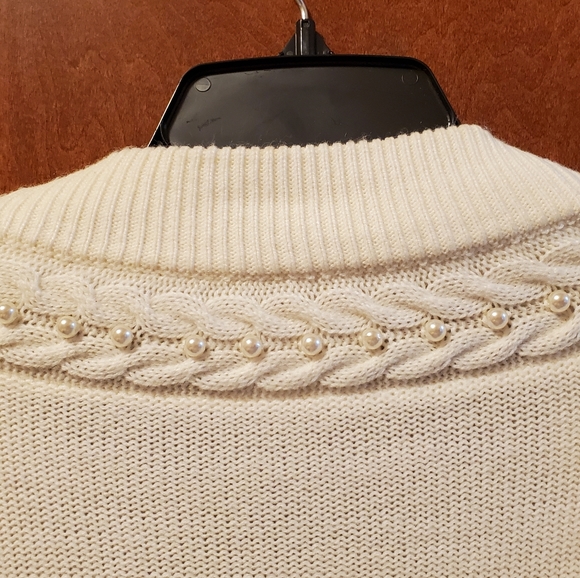 Vintage Oversized Cream Pearl Embellished Sweater - Picture 5 of 8
